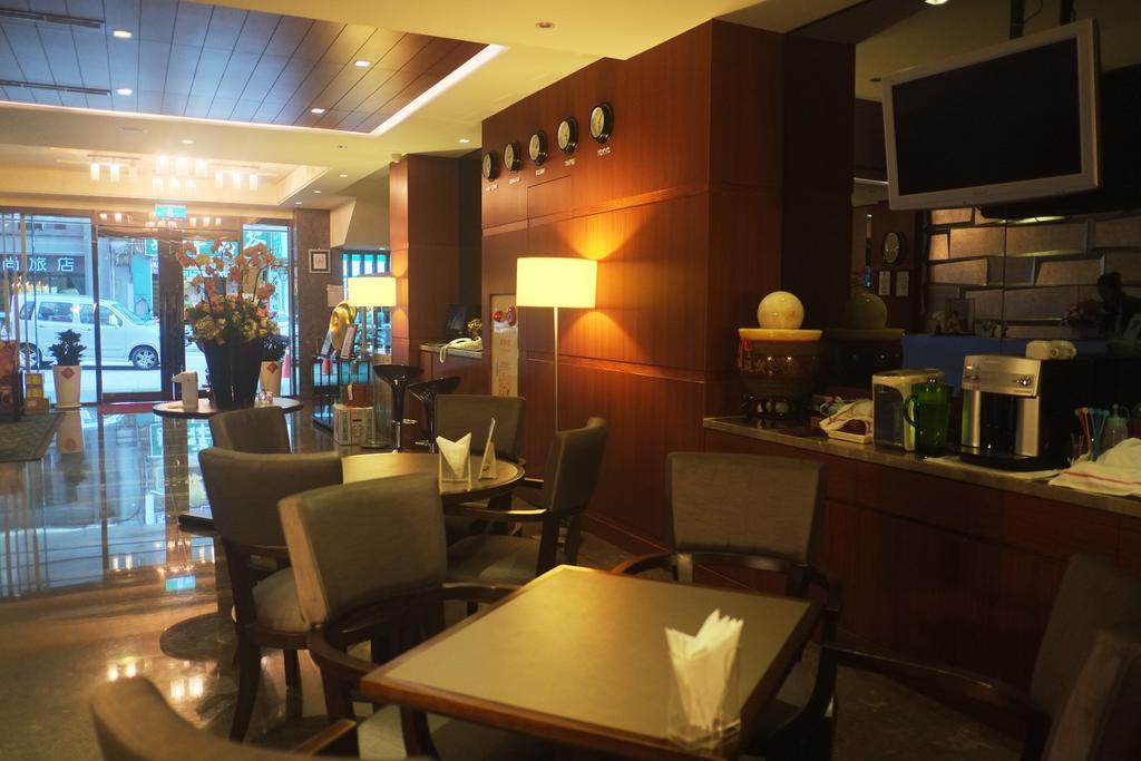 Tokyo International Hotel Taipei Bagian luar foto