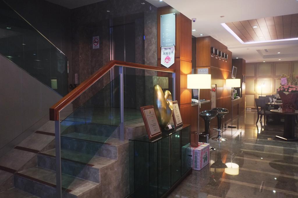 Tokyo International Hotel Taipei Bagian luar foto