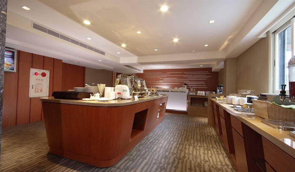 Tokyo International Hotel Taipei Bagian luar foto