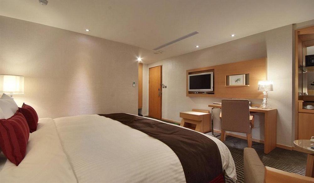 Tokyo International Hotel Taipei Bagian luar foto